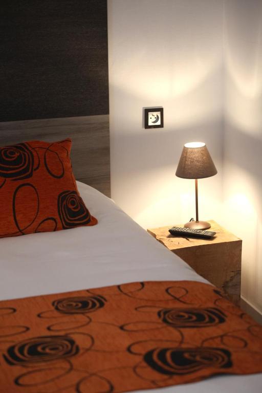 Logis Hostellerie De L'Abbaye Celles-sur-Belle Δωμάτιο φωτογραφία