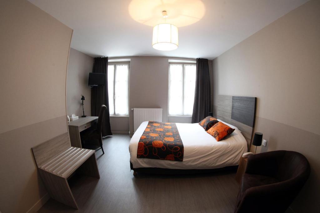 Logis Hostellerie De L'Abbaye Celles-sur-Belle Δωμάτιο φωτογραφία